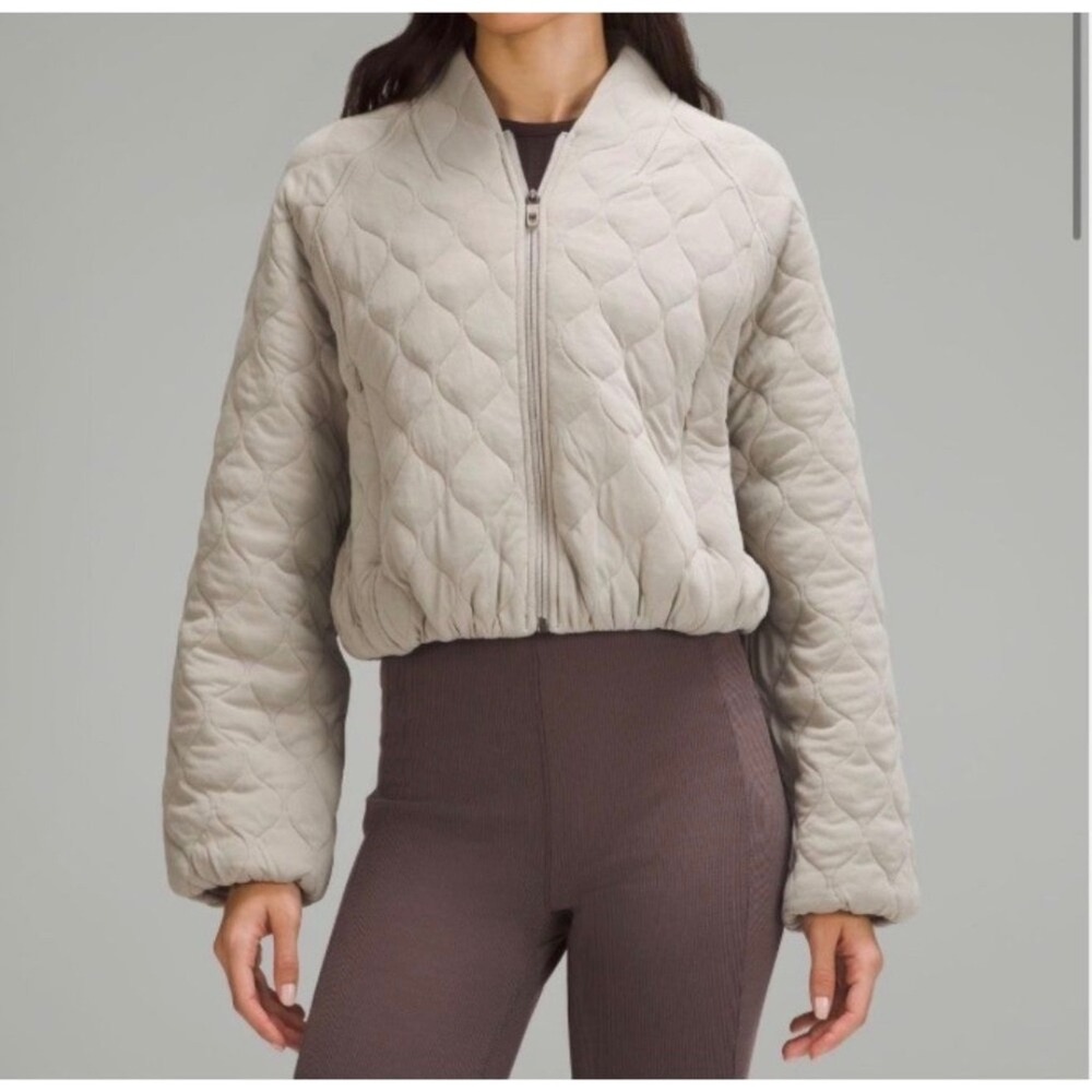 Lululemon Quilted Bomber Jacket Women 6 Grey Excellent LW3HFMS Full Zip Crop